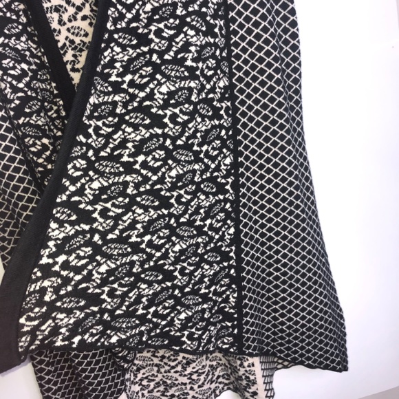 Belldini Knit Vest Cream Black Pattern Longline XL Fits Like M/L Open Cascading - Picture 4 of 6